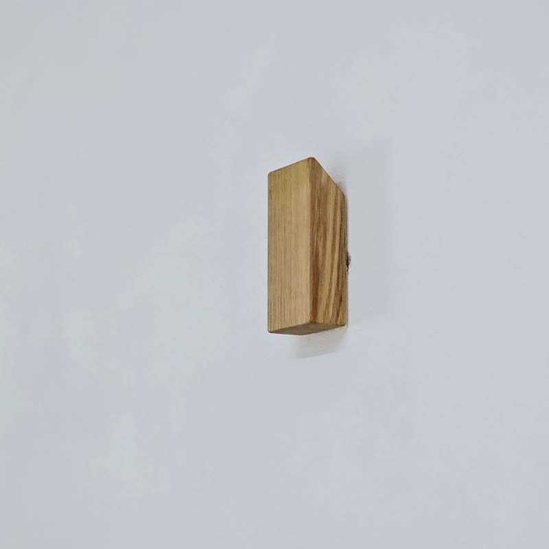 新的壁挂式收纳盒。薄衣架 橡木 - 其他家具 - 木头 
