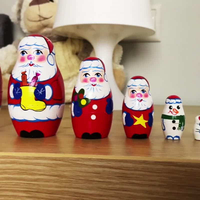 Santa Nesting Dolls Set of 7 pcs - Matryoshka Doll with Santa Claus Figurines - 玩具/玩偶 - 木头 多色