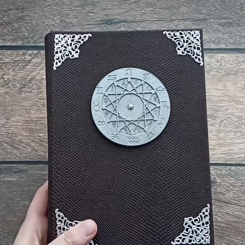 New witch spell book Witchcraft grimoire journal with text Wicca begginer book - 笔记本/手帐 - 纸 咖啡色