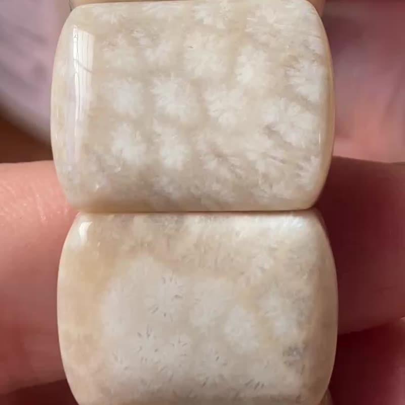 印度尼西亚珊瑚玉手牌手串 - 手链/手环 - 贝壳 白色