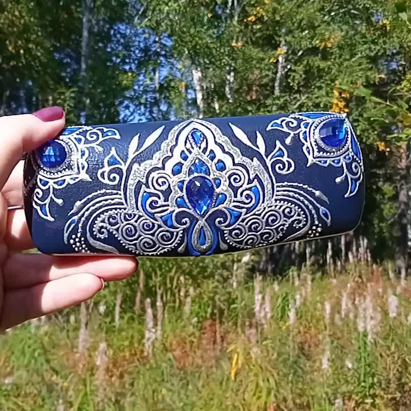 Personalized glasses case, Hand-painted eyeglass case, Eyeglass holder for women - 眼镜/眼镜框 - 人造皮革 蓝色