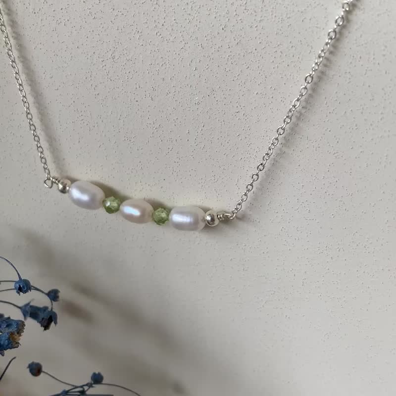 【项链】925 纯银 珍珠项链 米型珍珠 葡萄石 微笑项链 - 项链 - 纯银 银色